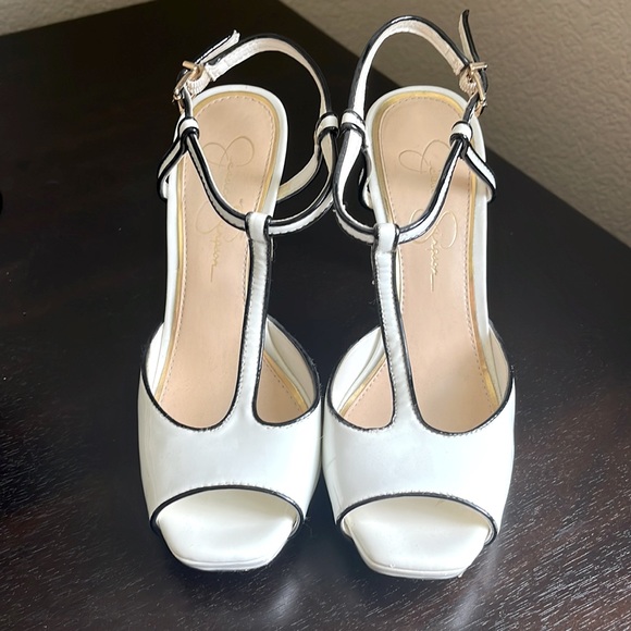 Jessica Simpson Wmns 8.5 heels - Picture 1 of 5